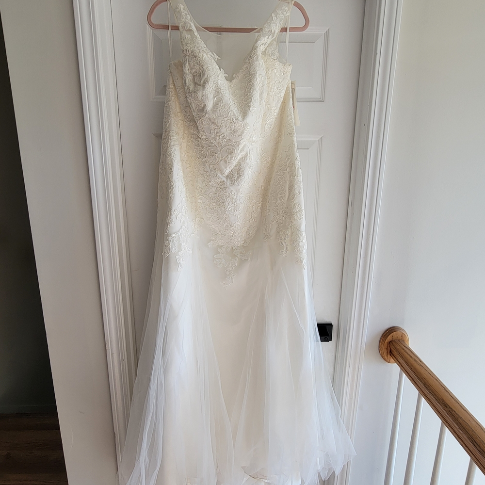 NWT David's Bridal Ivory Lace A-Line Wedding Dress/Bridal Gown